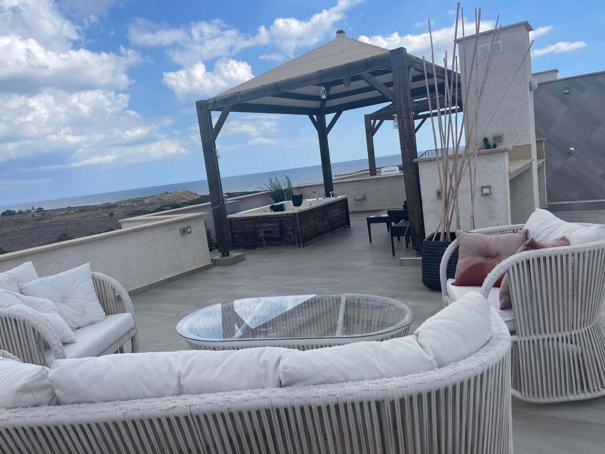 Relaxing Penthouse Suites By The Sea Vokolidha Luaran gambar