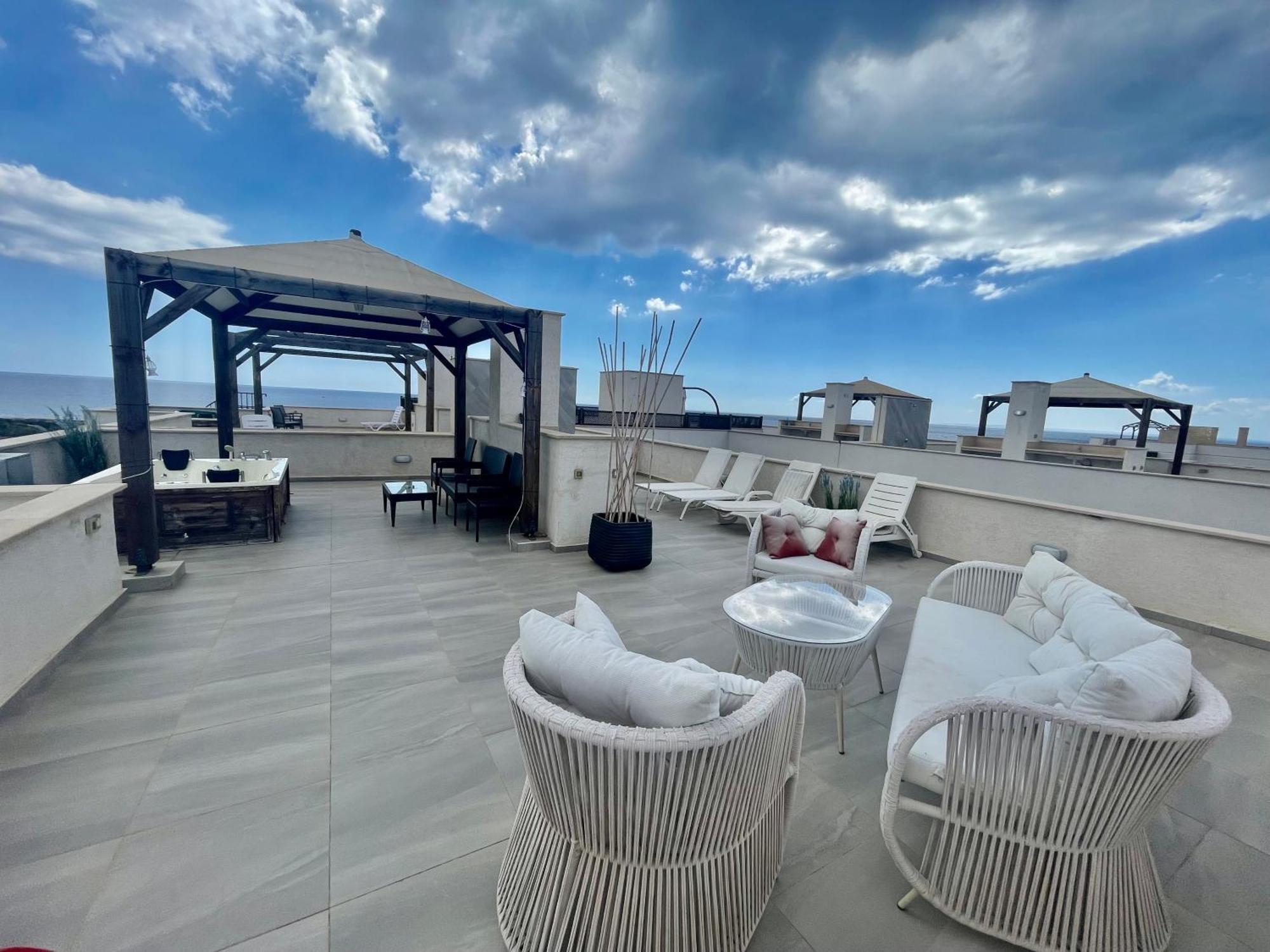 Relaxing Penthouse Suites By The Sea Vokolidha Luaran gambar